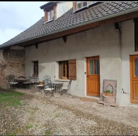 Apartment Grange Renovee Dans Cour Privee Avec Jardin Sur Les Remparts Bergheim