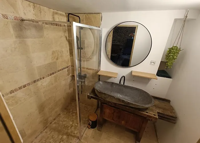 Grange Renovee Dans Cour Privee Avec Jardin Sur Les Remparts Bergheim