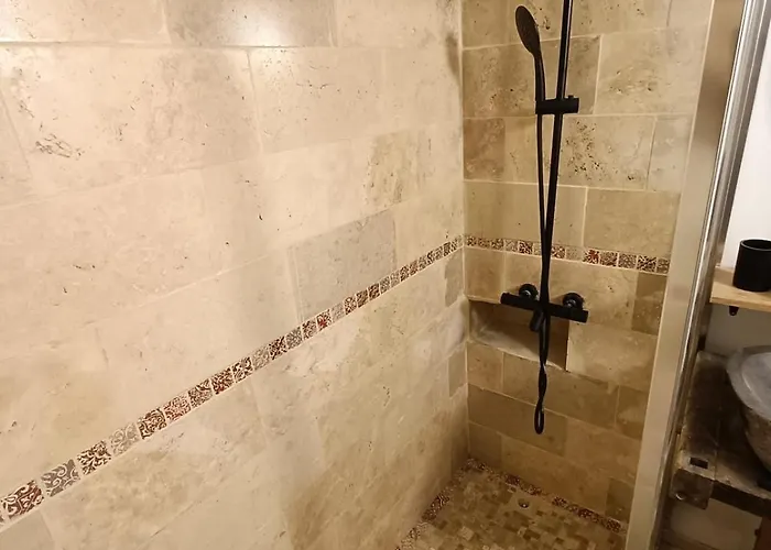 Apartament Grange Renovee Dans Cour Privee Avec Jardin Sur Les Remparts